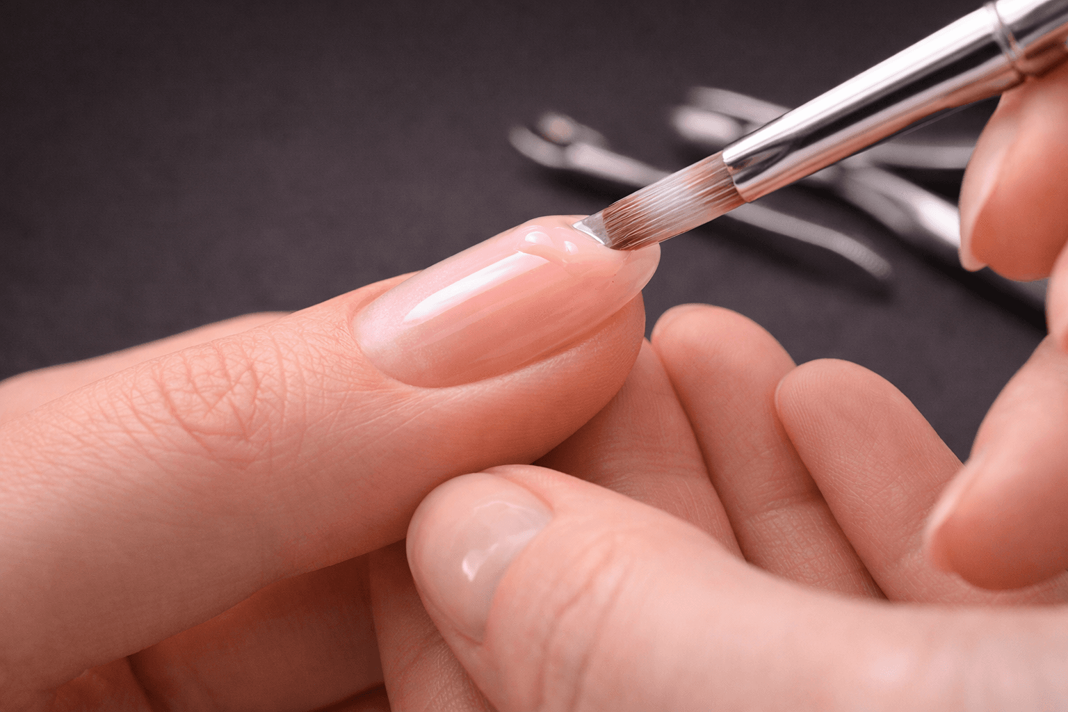 Neuer Aufbau beim Auffüllen von Gelnägeln – Wiederherstellung der Nagelbalance